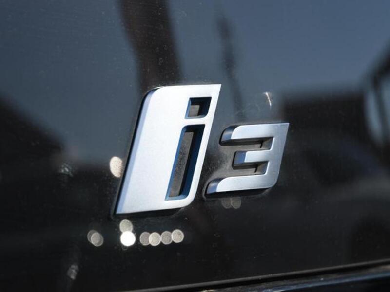 i3