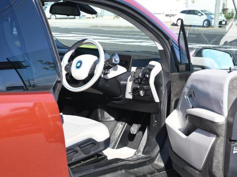 i3