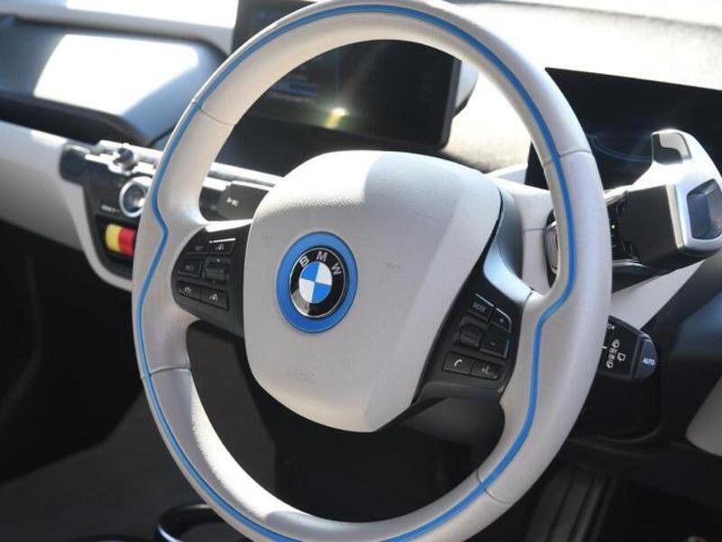 i3