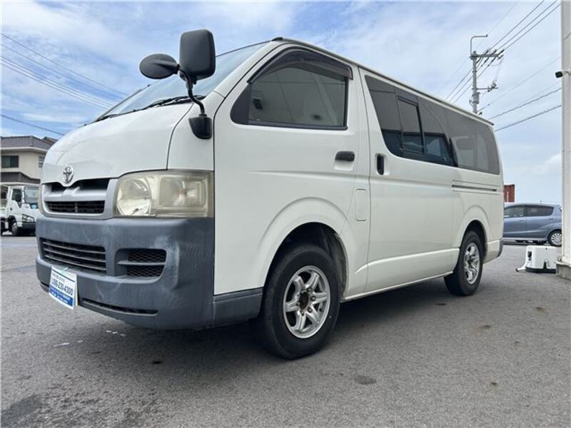 TOYOTA HIACE VAN