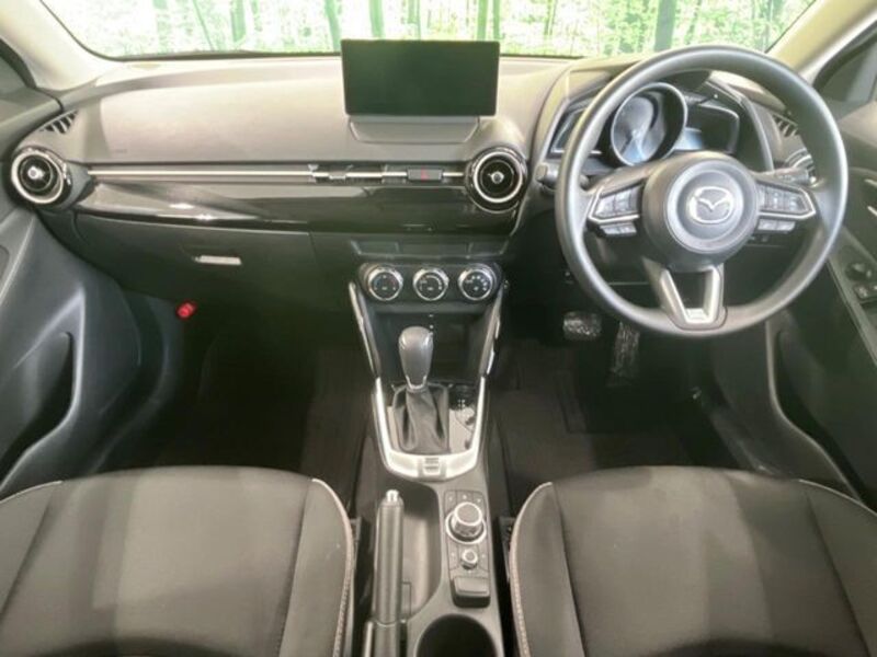 MAZDA2