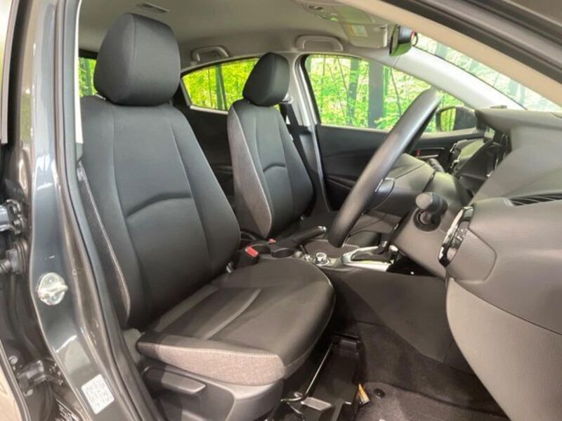 MAZDA2