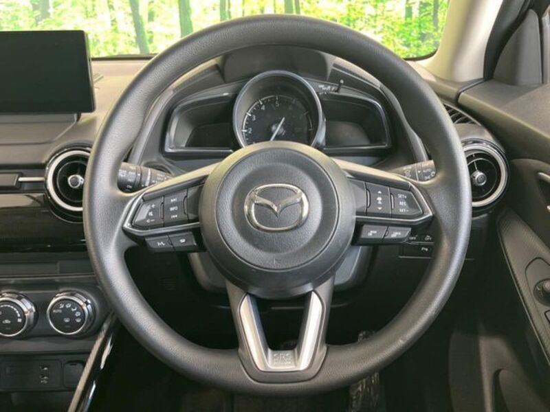 MAZDA2