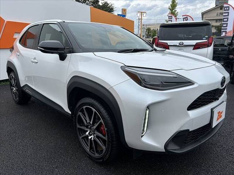 YARIS CROSS