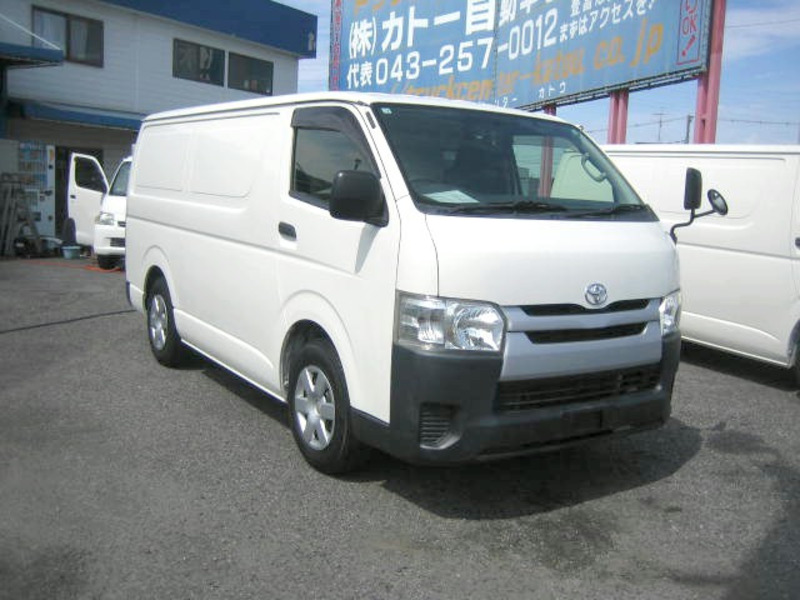 HIACE VAN