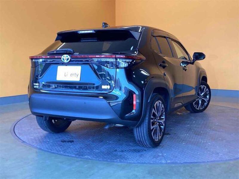 YARIS CROSS