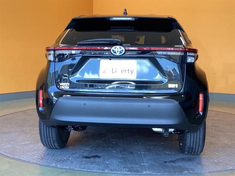 YARIS CROSS