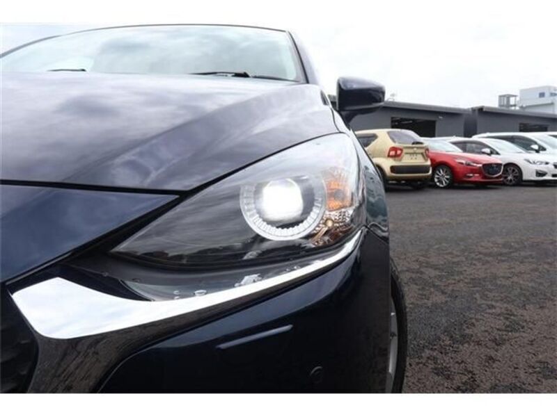 MAZDA2