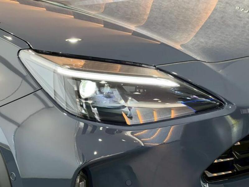 YARIS CROSS