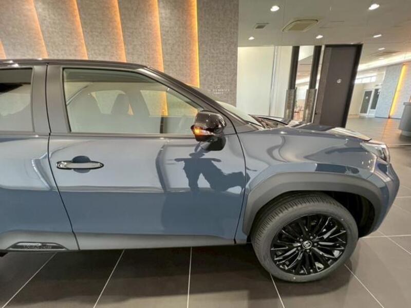 YARIS CROSS