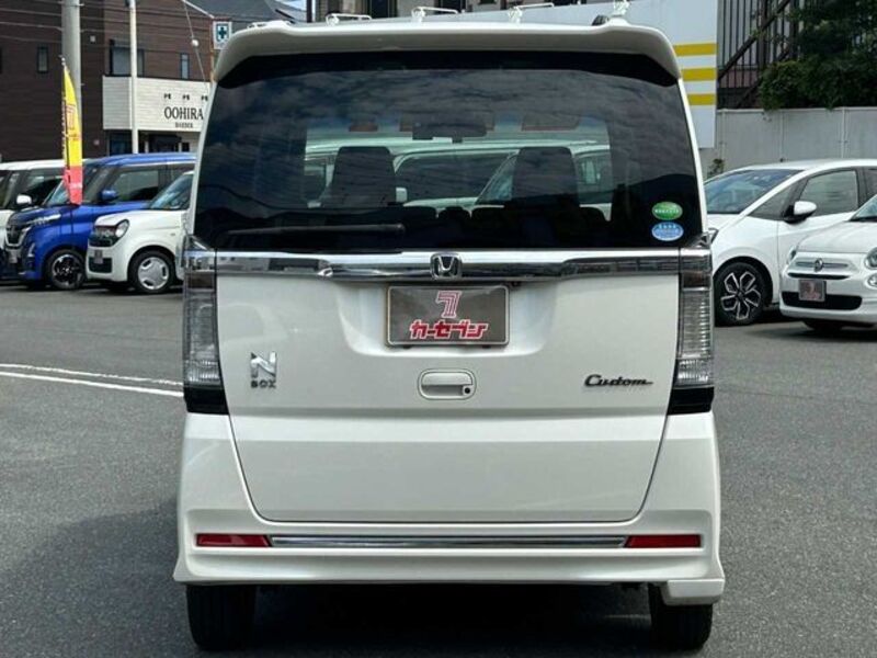 N BOX CUSTOM