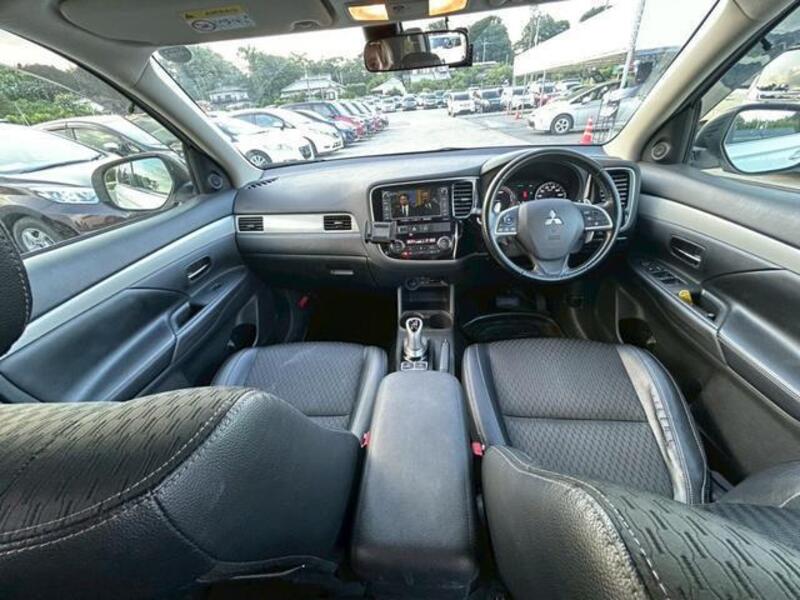 OUTLANDER PHEV