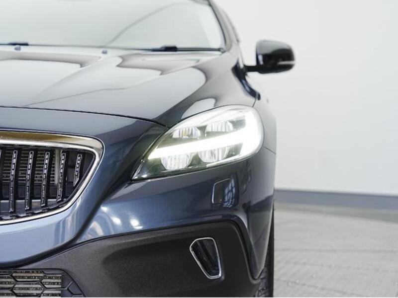 V40