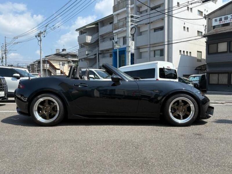 ROADSTER