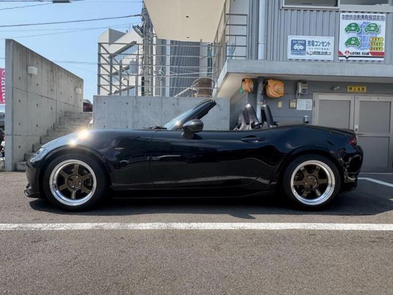 ROADSTER