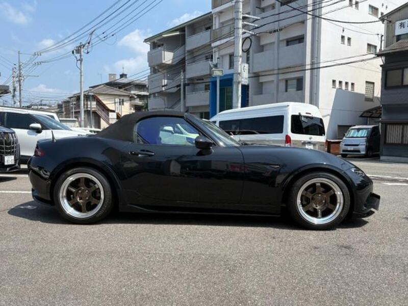 ROADSTER