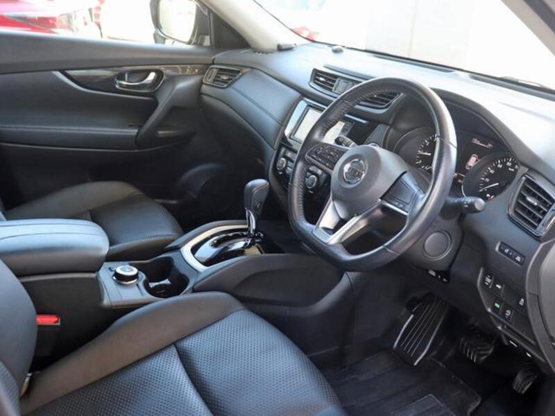 X-TRAIL