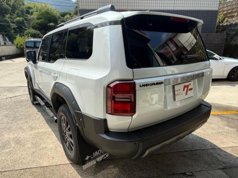 LAND CRUISER 250