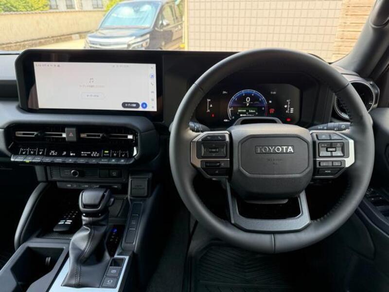 LAND CRUISER 250