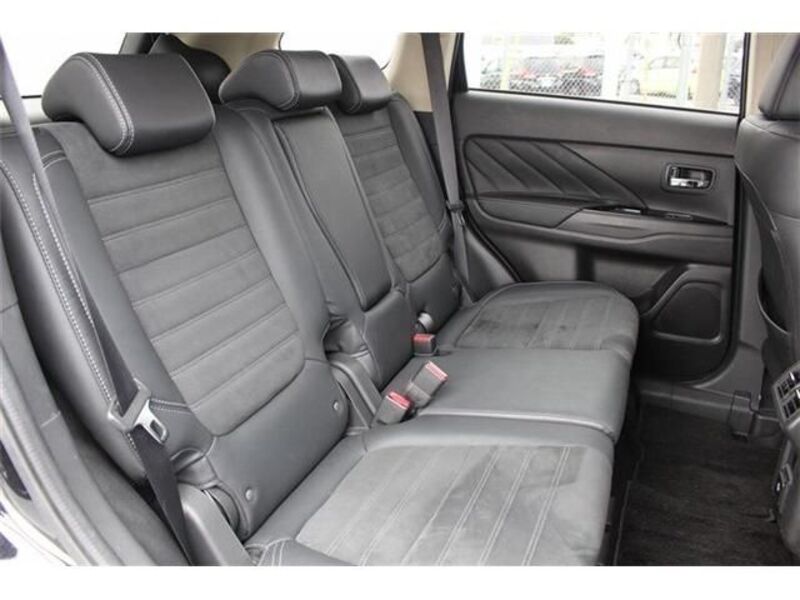OUTLANDER PHEV
