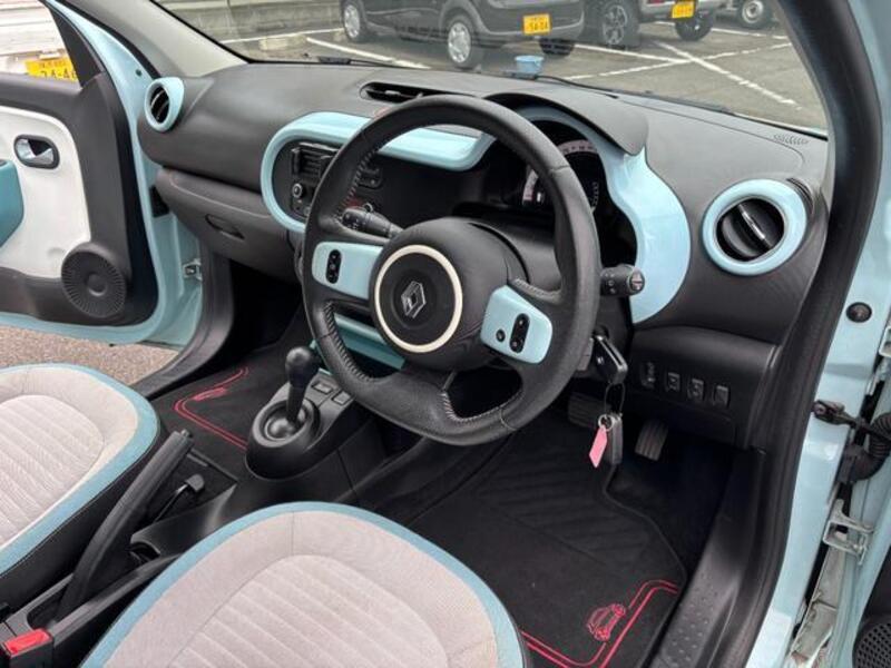 TWINGO