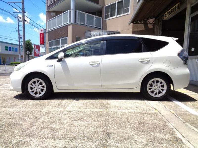 PRIUS ALPHA