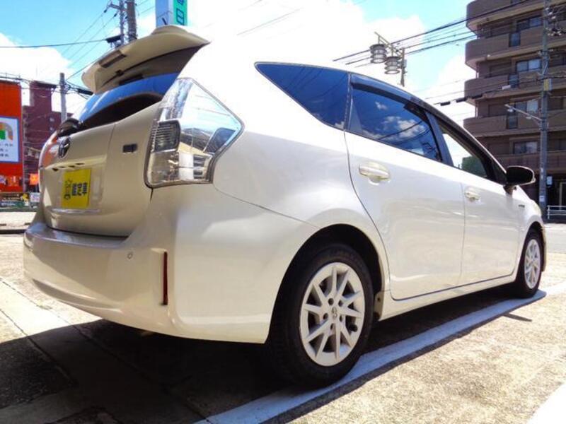 PRIUS ALPHA