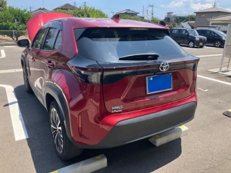 YARIS CROSS