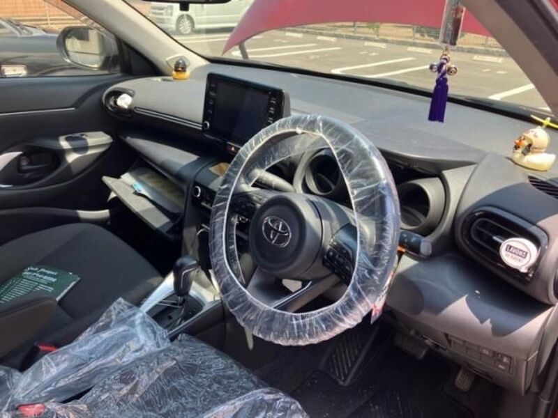 YARIS CROSS