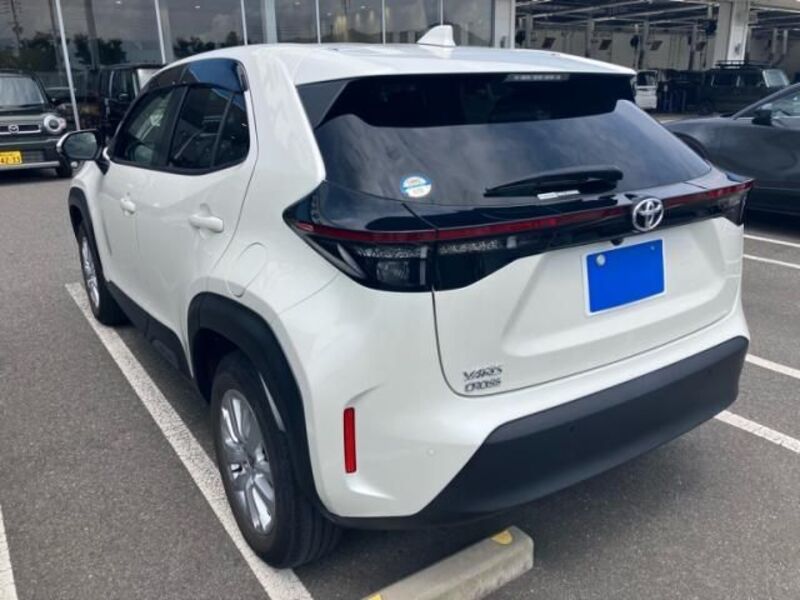 YARIS CROSS