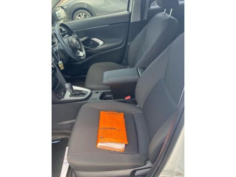 YARIS CROSS