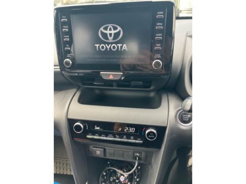 YARIS CROSS