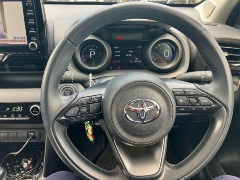 YARIS CROSS