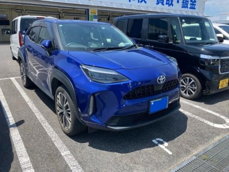 YARIS CROSS