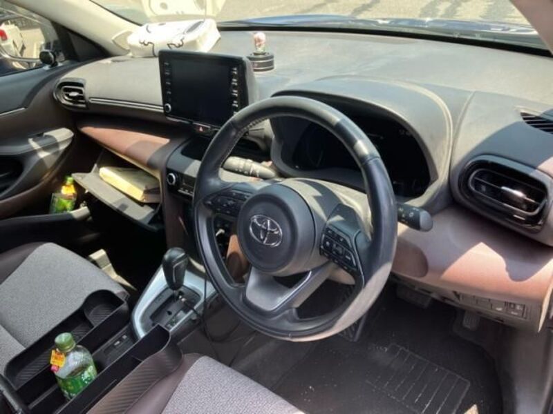 YARIS CROSS