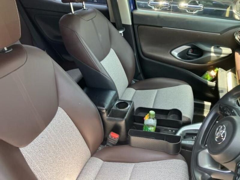 YARIS CROSS