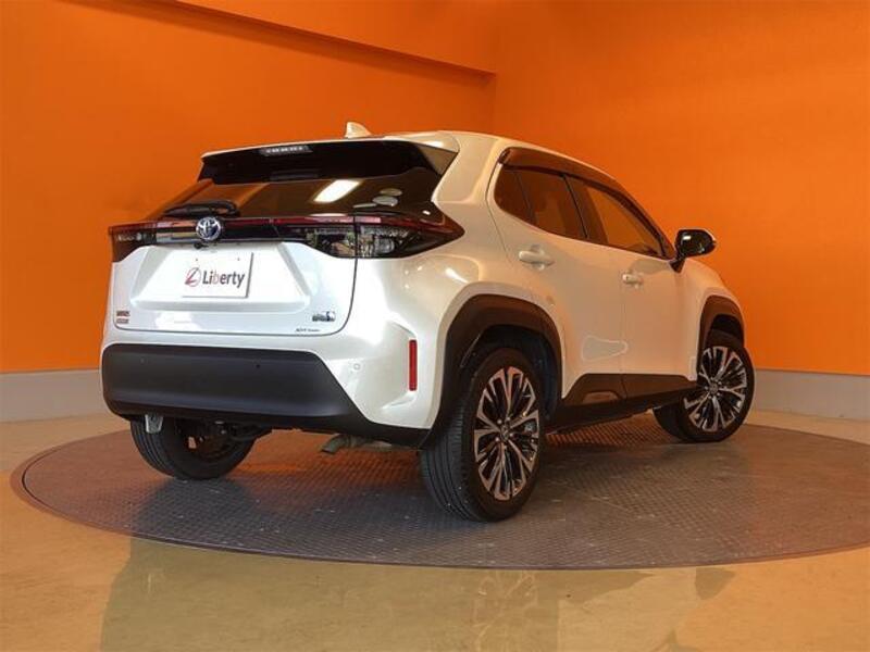 YARIS CROSS