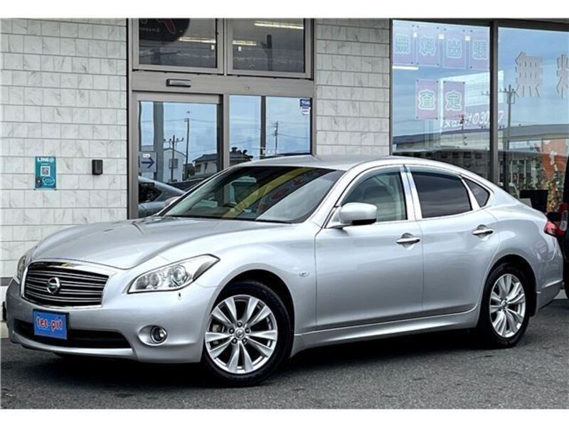 NISSAN FUGA