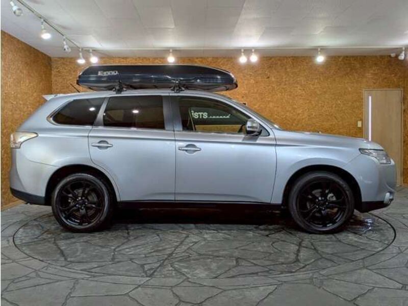OUTLANDER