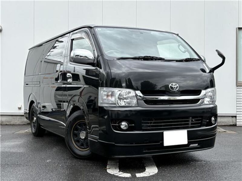 TOYOTA HIACE