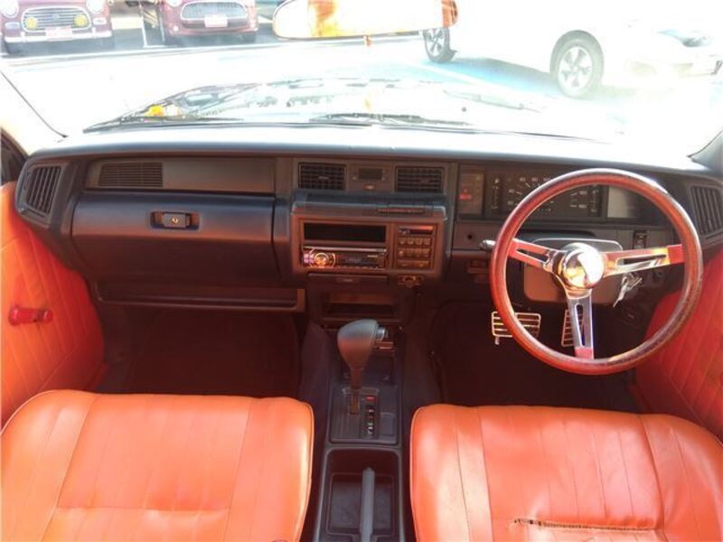 CROWN VAN