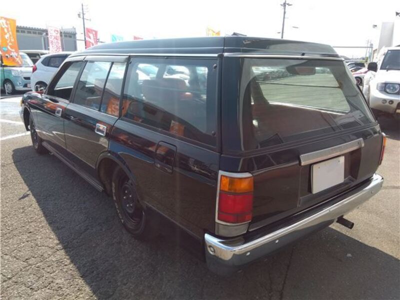 CROWN VAN