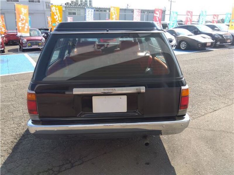CROWN VAN
