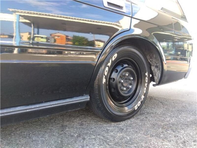 CROWN VAN
