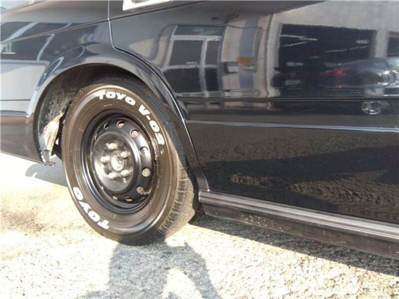 CROWN VAN