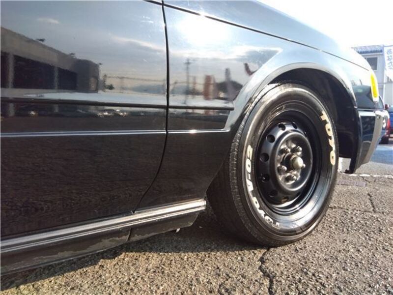 CROWN VAN