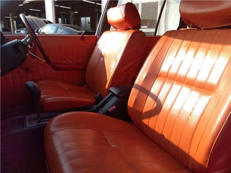 CROWN VAN