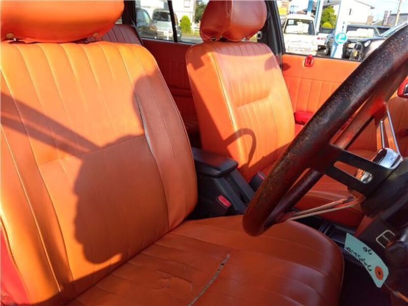 CROWN VAN