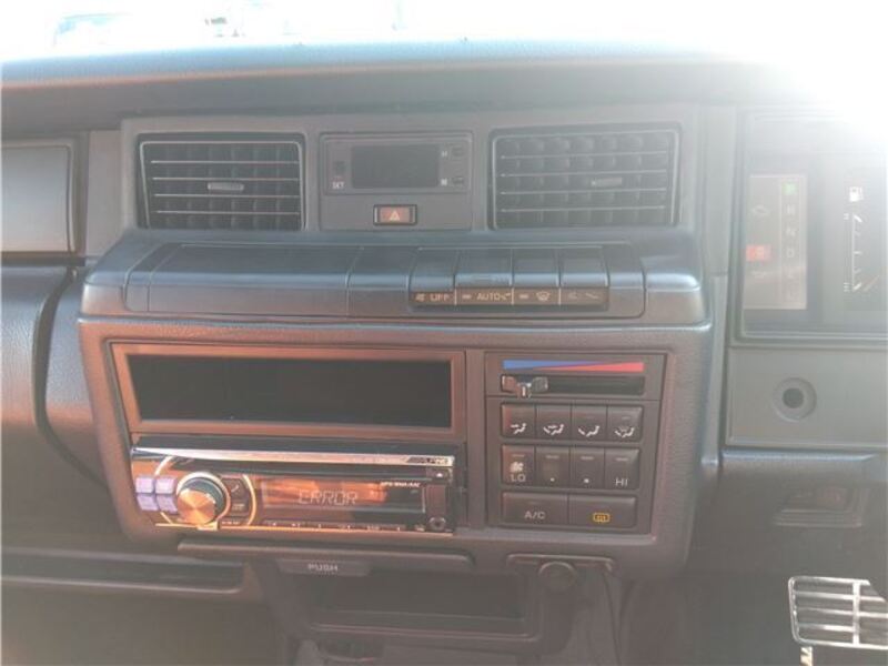 CROWN VAN