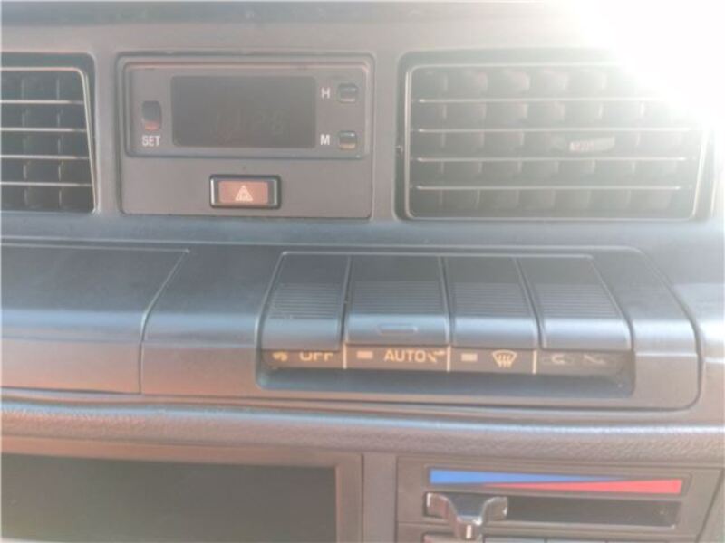 CROWN VAN